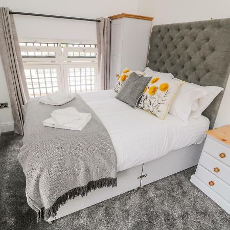 Evening Star Engine Shed Apartment Whitby Bagian luar foto